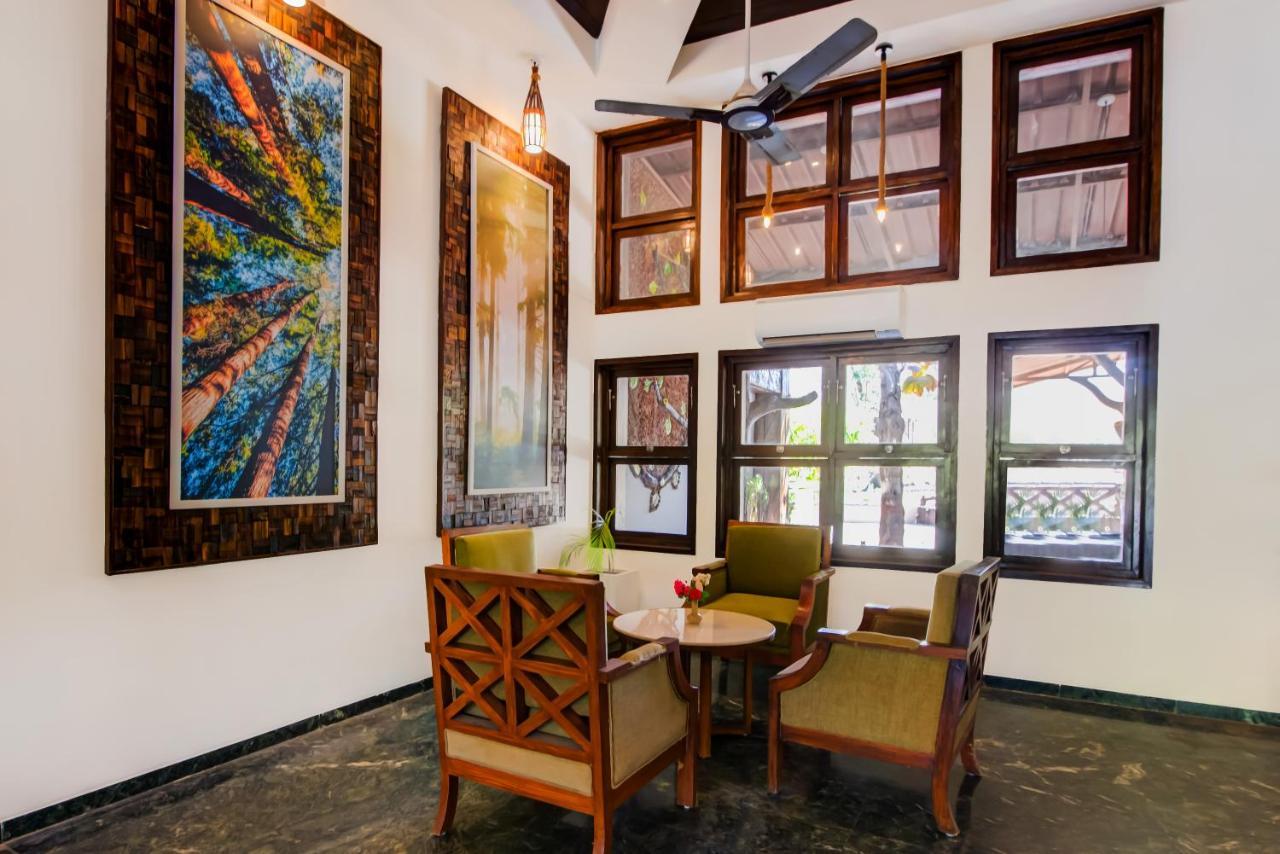Club Mahindra Netrang Hotel Exterior photo